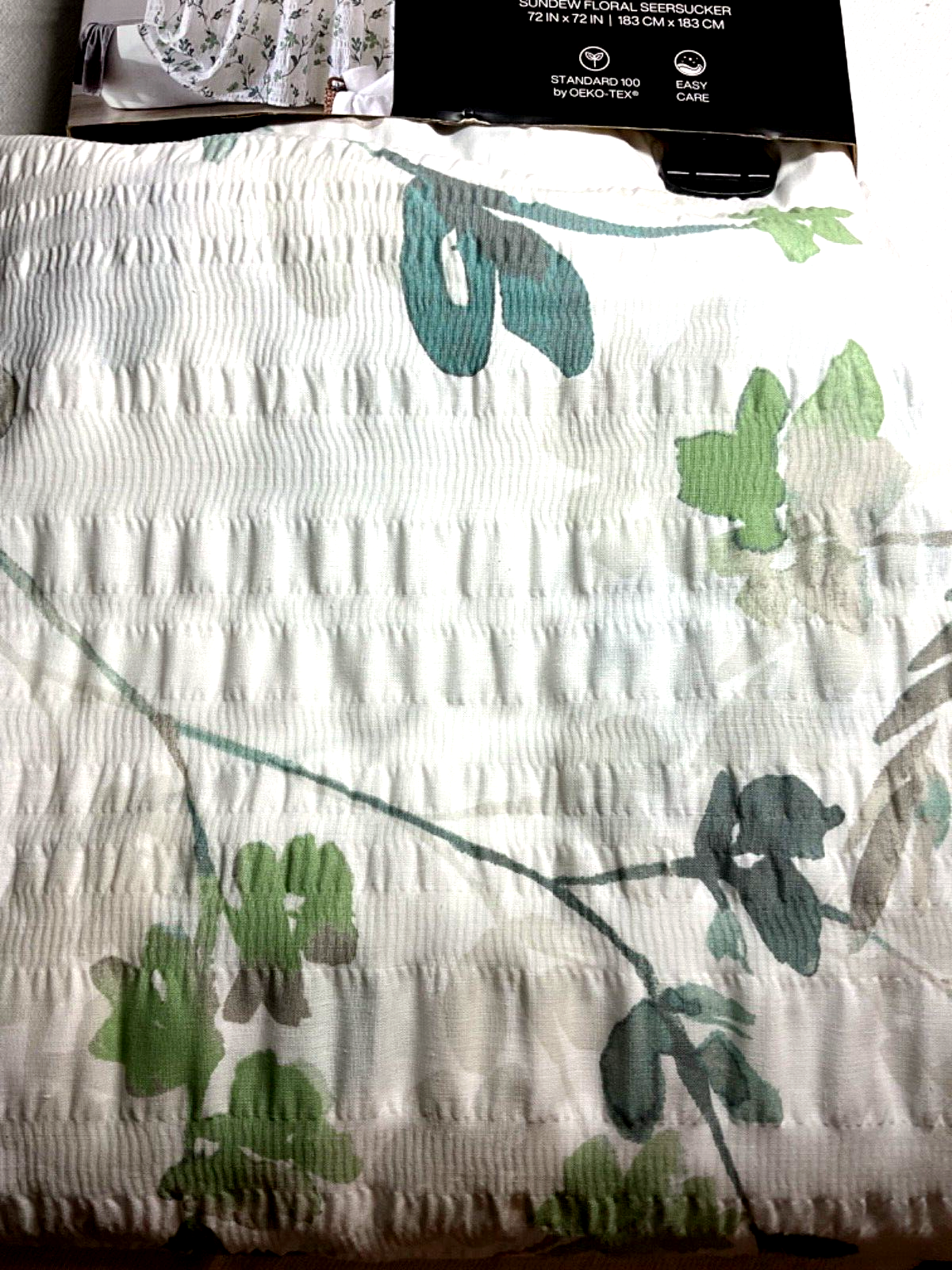 Sundew Floral White 52% Polyester 48% Cotton 72 X 72 Nip