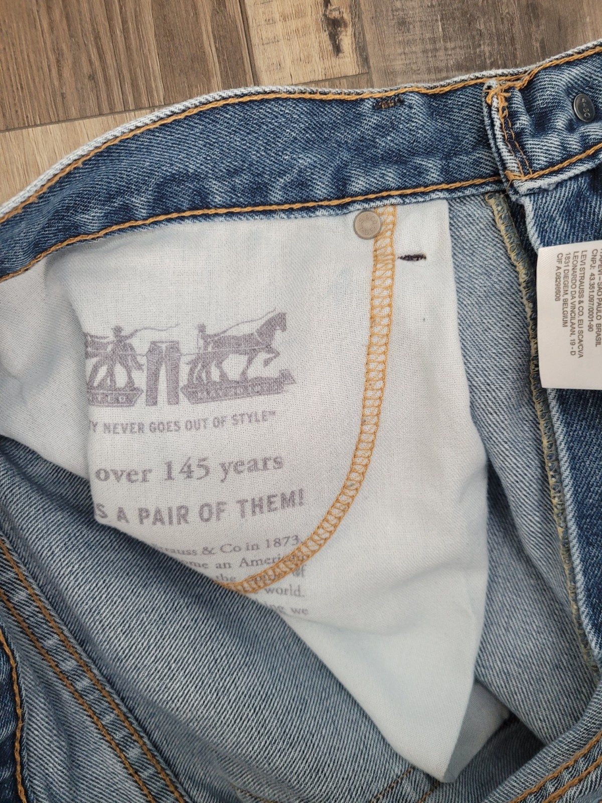 Levi's 550 Medium Wash Cotton Jeans Size 36x32 Classic Cowboy Relaxed Fit