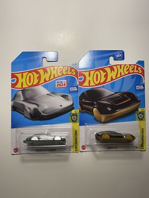 Hot Wheels Coupe Clip & Porsche 911 Key Chain Set