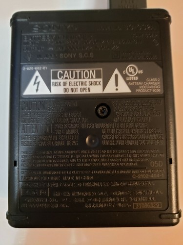 Genuine Sony BC-CS2A Ni-MH Battery Charger for AA & AAA Rechargeable (A919)