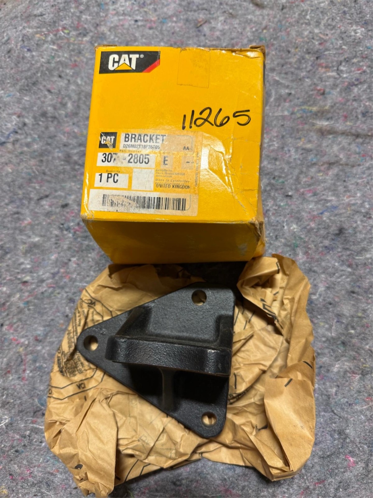 New NOS CAT Bracket 307-2805 E