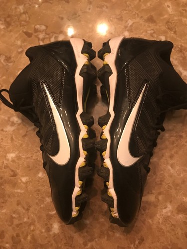 Nike 542777-001 Alpha Shark Football Cleats Men's 10 great condition