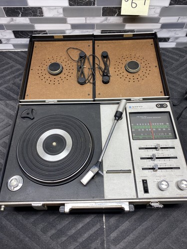 sanyo g-2319nb portable radio/ portable phono fm/mw/sw JAPAN