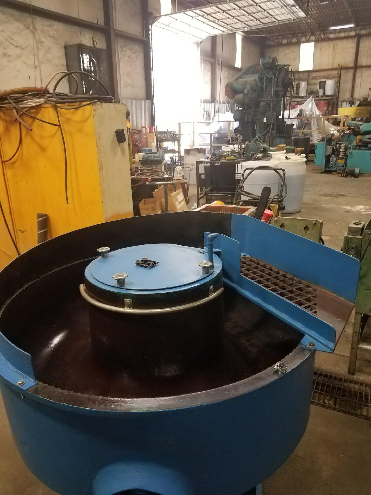 Preowned SWECO Vibratory Finishing Machine
