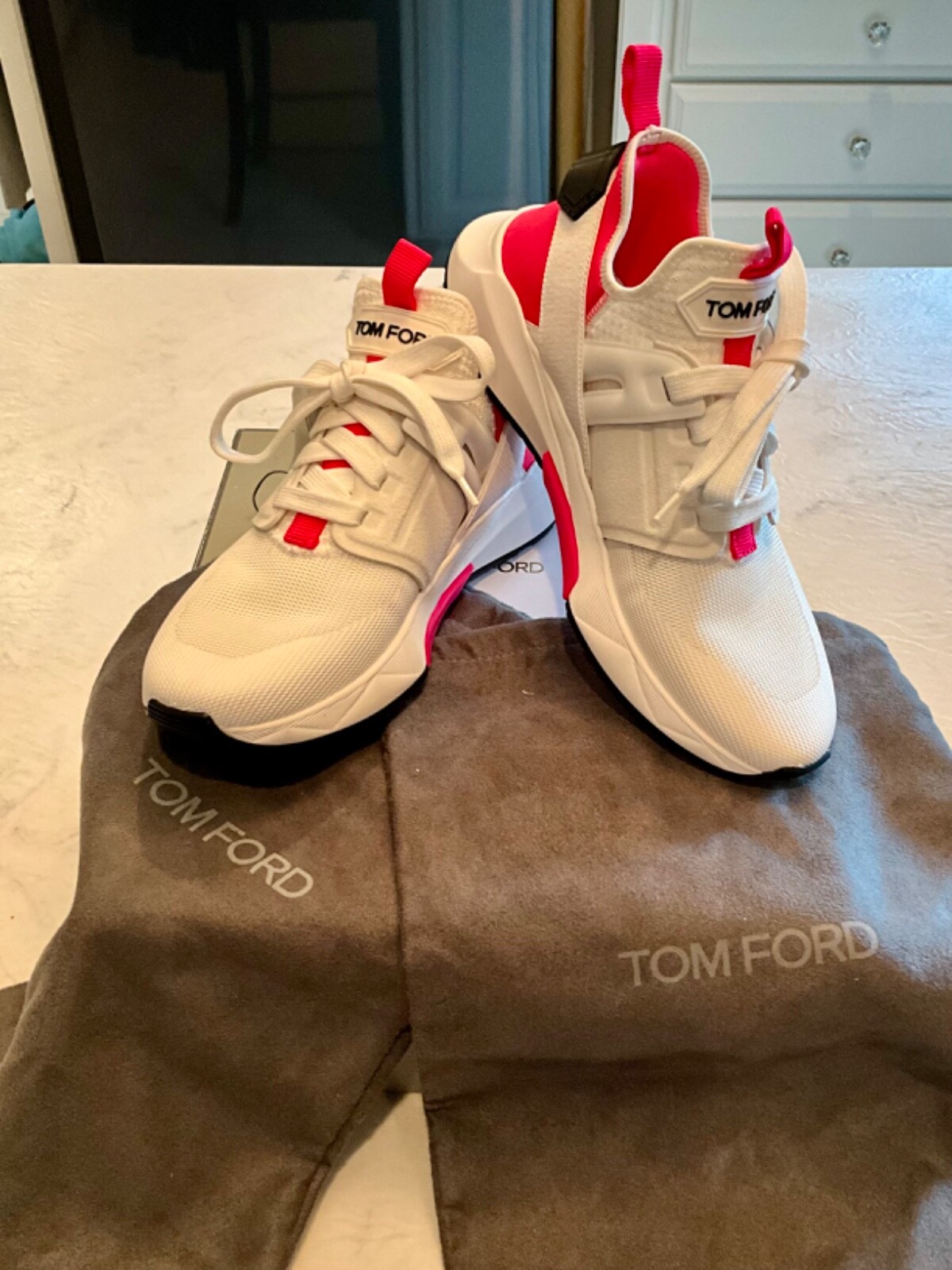 【送料&関税込】Tom Ford Two-tone Jago Sneakers Jago leather-trimmed sneakers in beige - Tom Ford | Mytheresa