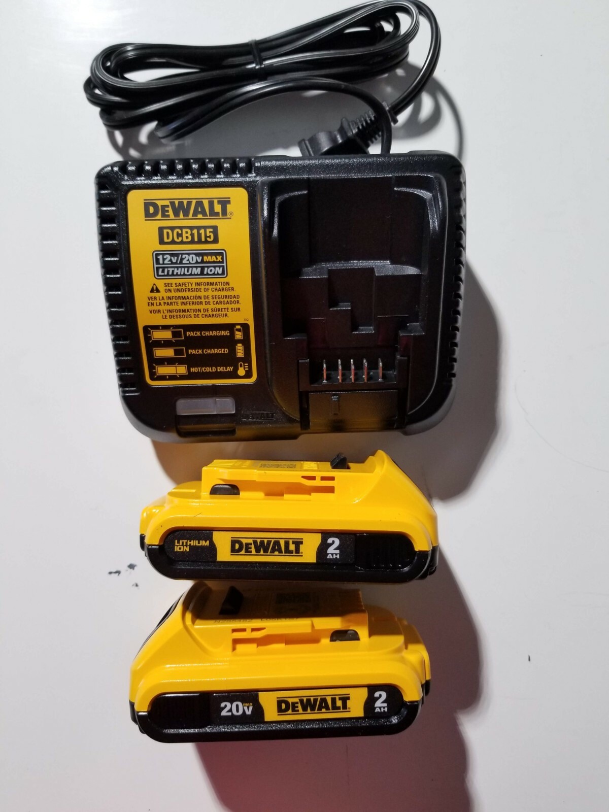 DEWALT DCB2032 20V 20 Volt 2.0 AH LiIon Battery packs DCB115 Charger New
