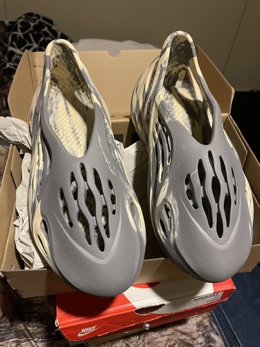 Size 9 - adidas Yeezy Foam RNNR MXT Moon Gray | eBay