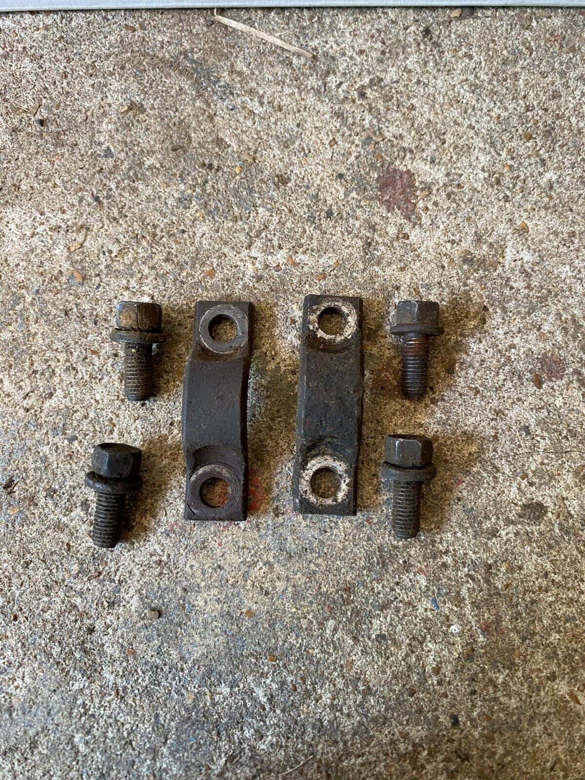 1970s 1960s UJoint U-Joint Strap Kit With Bolts Chevrolet GM 1970s 1960s UJoint U-Joint Strap Kit With Bolts Chevrolet GM