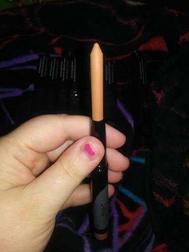 8 Kat Von D Lock It Color Correcting Eyeshadow Primer