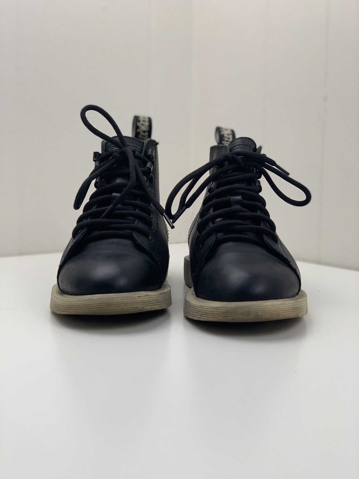 Ботинки Dr. Martens LES BOOT FL Black 