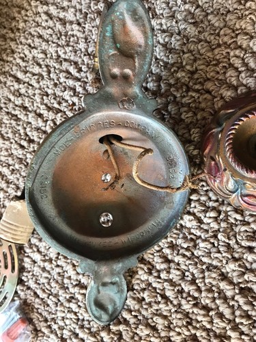 VINTAGE SOLID CAST BRASS WALL SCONCE - NEEDS REFURBISHMENT