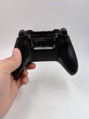 XBONEA - Microsoft XBOX One Controller Black DRIFTS BUT WORKS AS IS