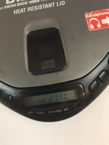 Sony Discman D-171 Portable CD Player Tested Working Free Shipping Sounds Great