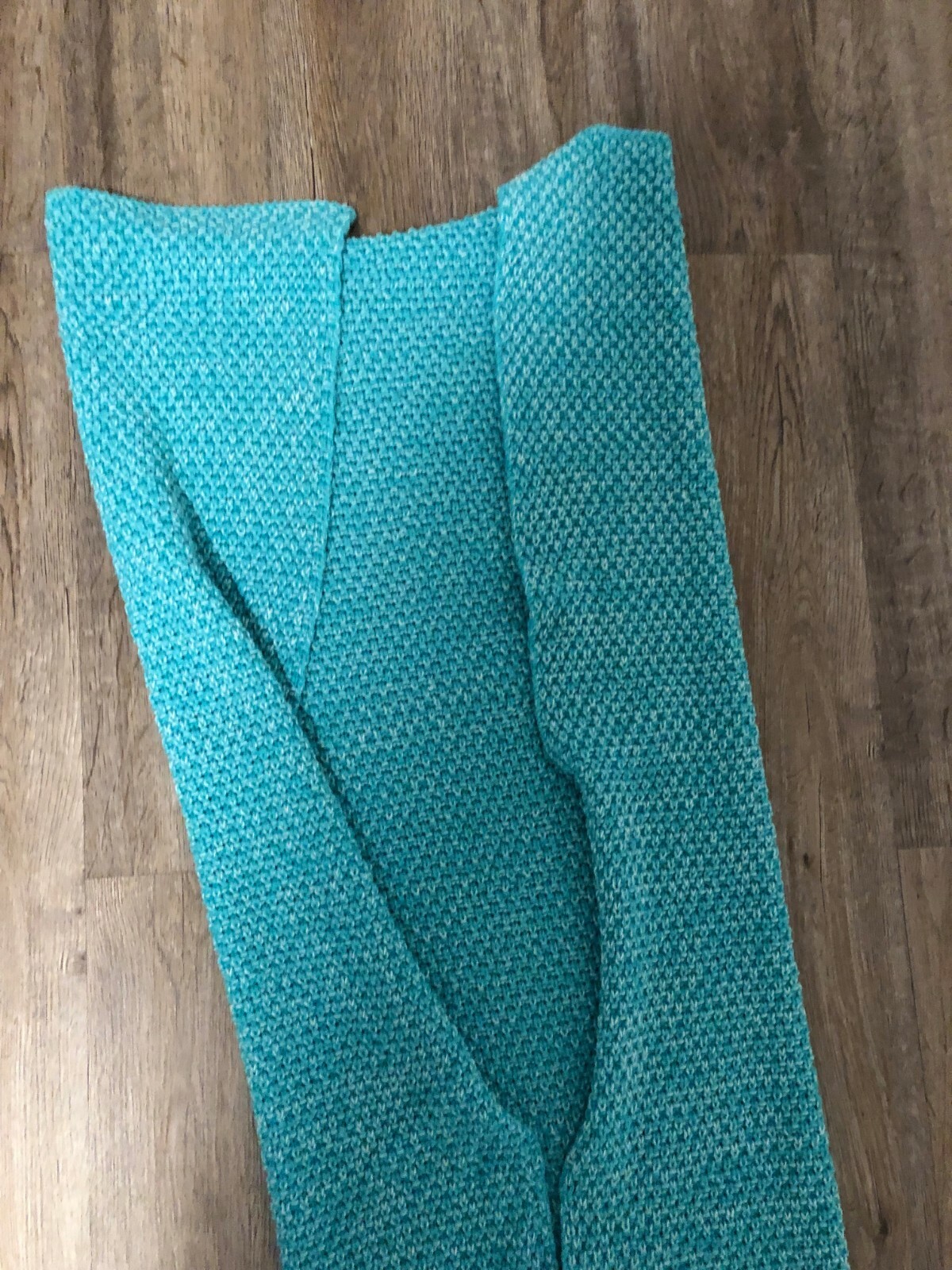 MERMAID TAIL CROCHET BLANKET TURQUOISE/WHITE EUC HW85