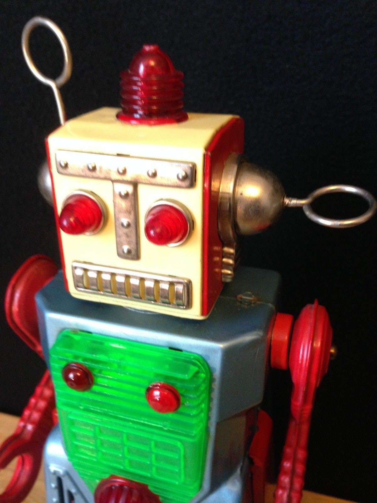 Radical Robot, Yoshiya, Japan,1950's, tin robot from the Golden Era, super rare!