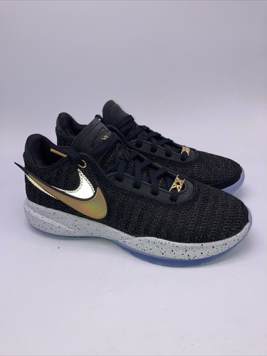 Nike LeBron 20 EP “Black/llic Gold” $_12.JPG?set_id=880000500F