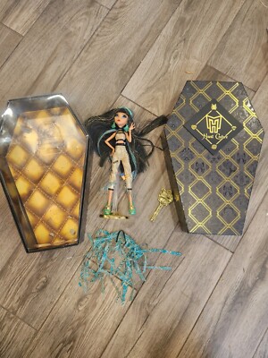 Monster High HAUNT COUTURE CLEO DE NILE doll Loose With Box Not Complete 