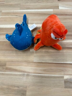 Set of 2 Hallmark Itty Bittys Finding Dory Hank & Destiny