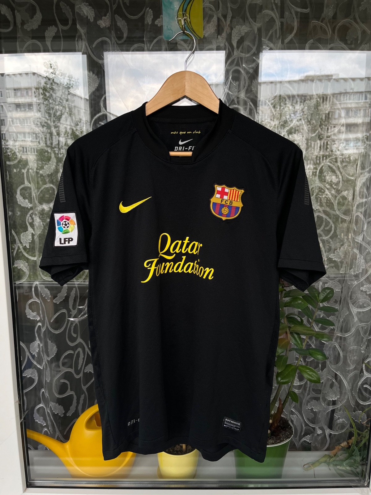 BARCELONA FC 2011/2012 AWAY FOOTBALL SHIRT SOCCER JERSEY