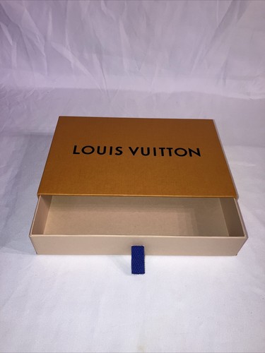 LOUIS VUITTON オレンジボックス 大 Louis Vuitton's Orange Box 8.25” X 5.4” X 1.5 Inches