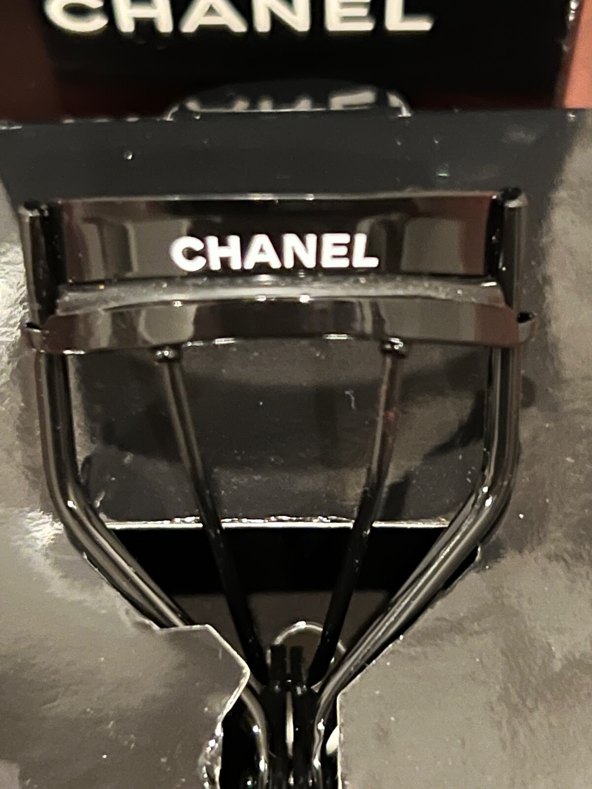ラグジュアリー【CHANEL】ビューラーLe Recourbe Cils de Chanel LE RECOURBE CILS DE CHANEL Eyelash curler | CHANEL
