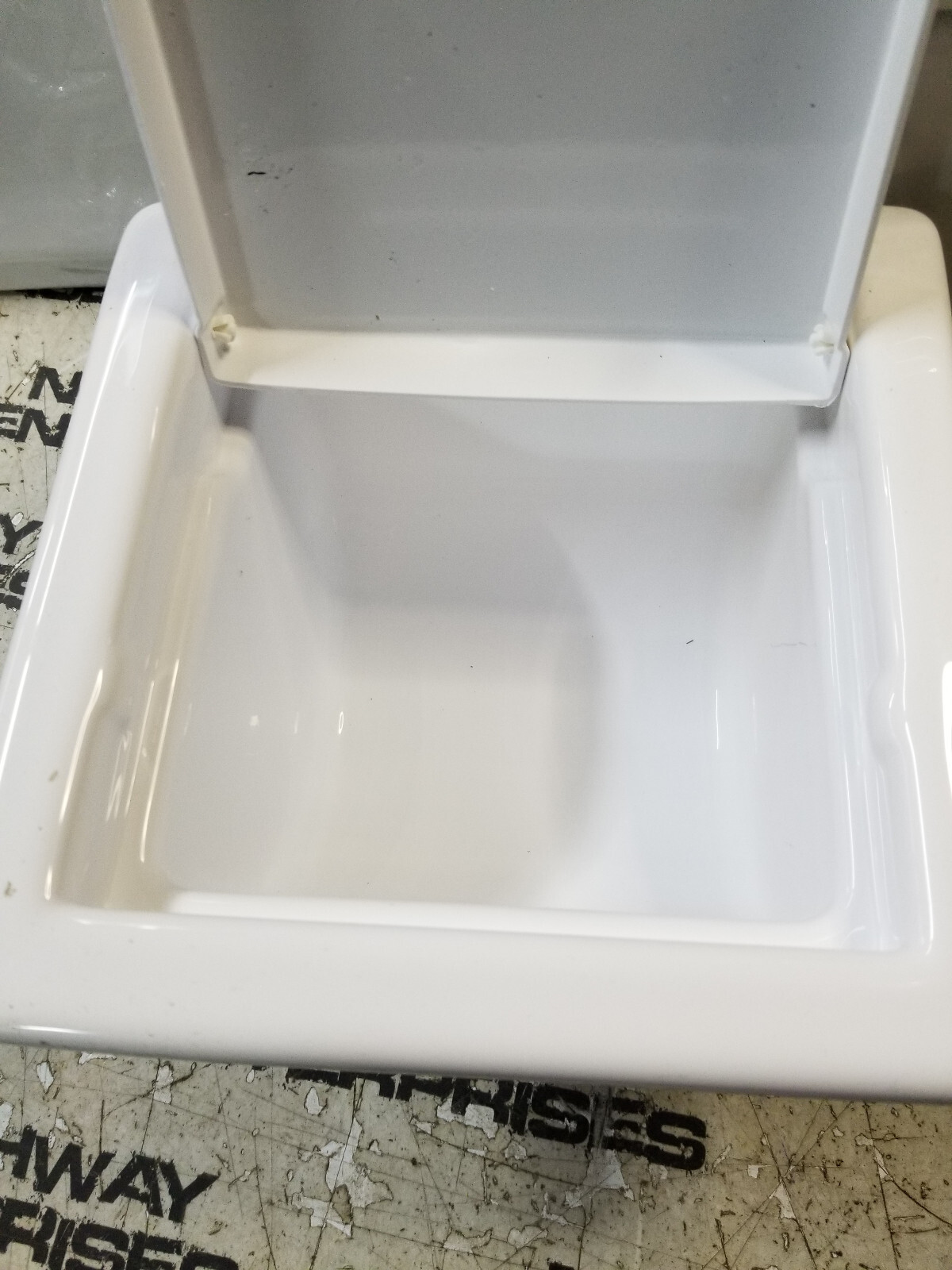 Boat Toilet Paper Holder 30800000 | White Acrylic - Picture 6 of 7