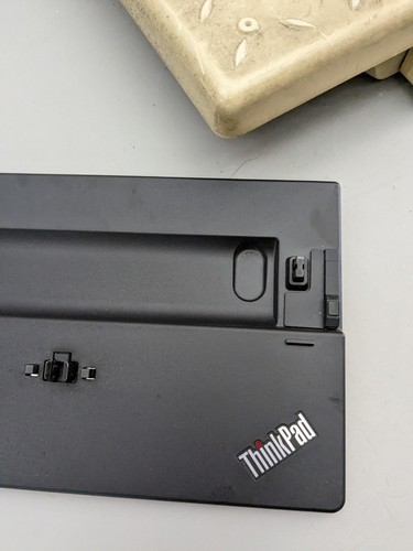 BARE Lenovo ThinkPad Ultra Docking Station US 40AJ (40AJ0135US) 