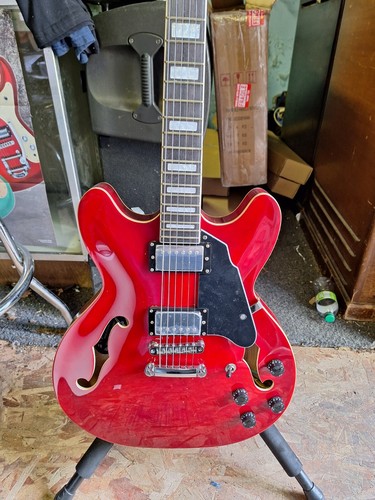GROTE 335 STYLE GUITAR-EXCEPTIONAL-BUNDLE-CLASSIC RED-FEELS