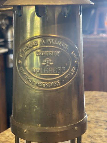 E. Thomas & Williams Miners Cambrian Brass Safety Lamp Type E. Thomas & Williams Miners Cambrian Brass Safety Lamp Type