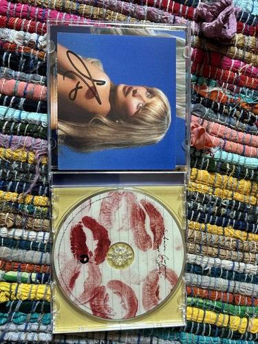 SIGNED Sabrina Carpenter Short N' Sweet Signed Insert CD