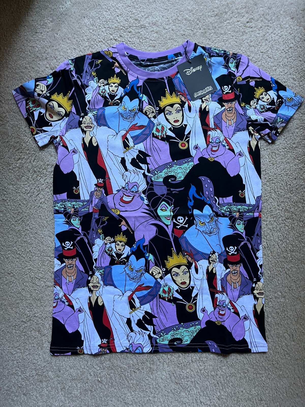 Disney - ディズニーチャンネル Cakeworthy リジー&amp;Lizzie ビッグTシャツ Cakeworthy Lizzie McGuire Collection on Disney Store and