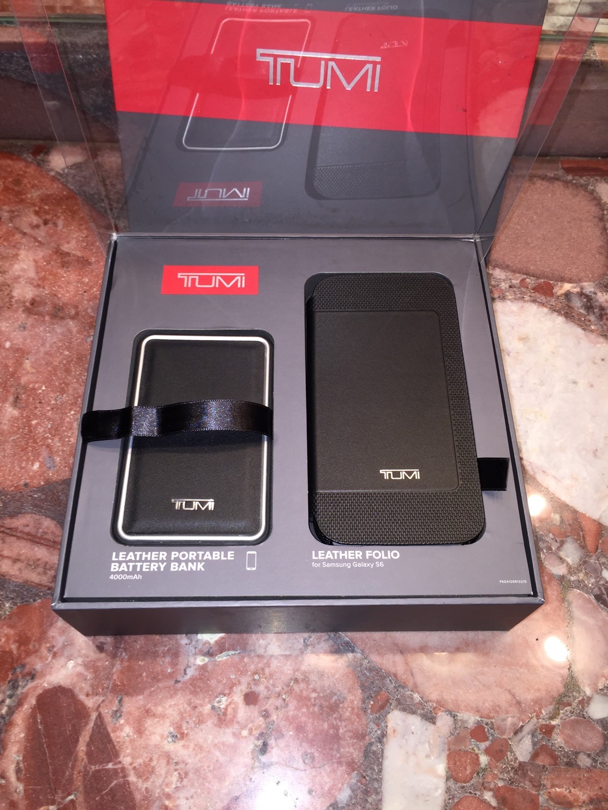 NWT TUMI Black Leather Folio Case Samsung Galaxy S6 & Portable Battery Bank Set