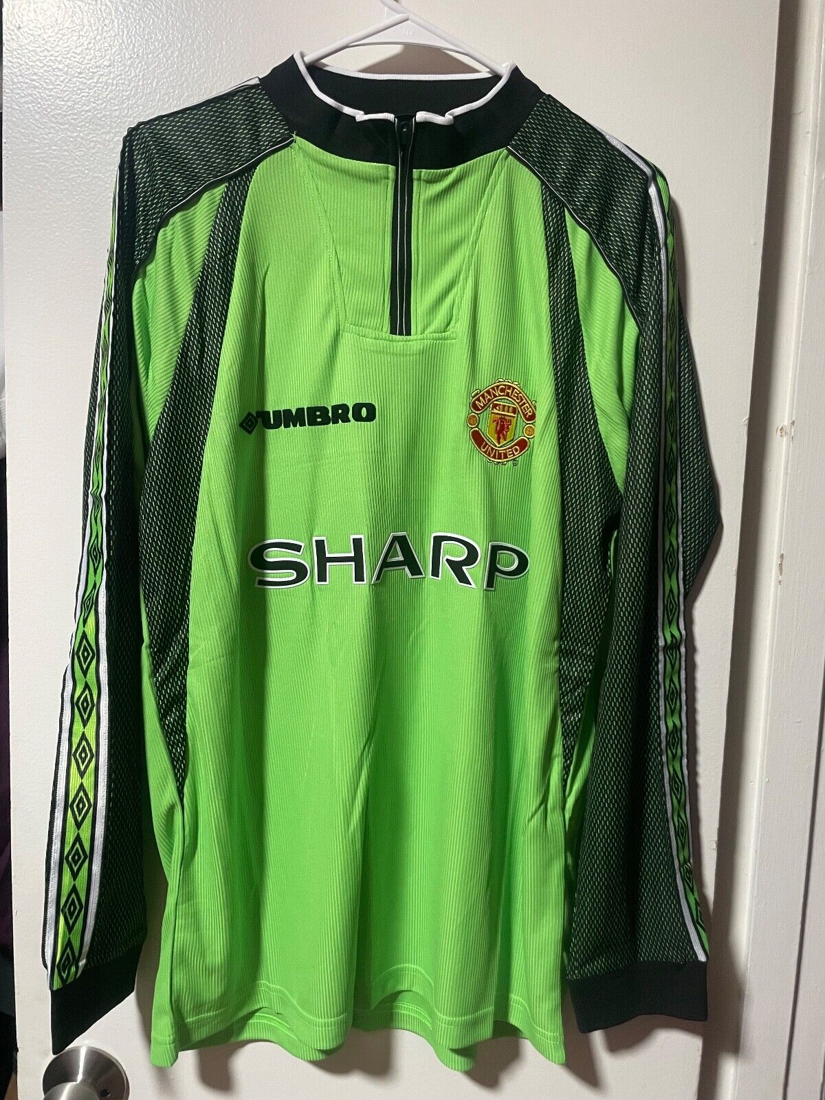 Manchester United 1998/99 Goalkeeper Jersey | eBay Manchester United 1998/99 Goalkeeper Jersey | eBay