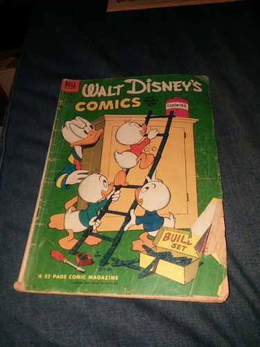 Walt Disney's Comics and Stories 8 issue golden silver bronze age carl barks art
