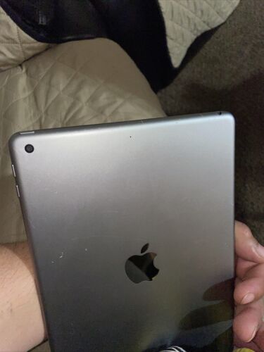Apple iPad 6th Generation A1893 32GB Wi-Fi 9.7in Space Gray