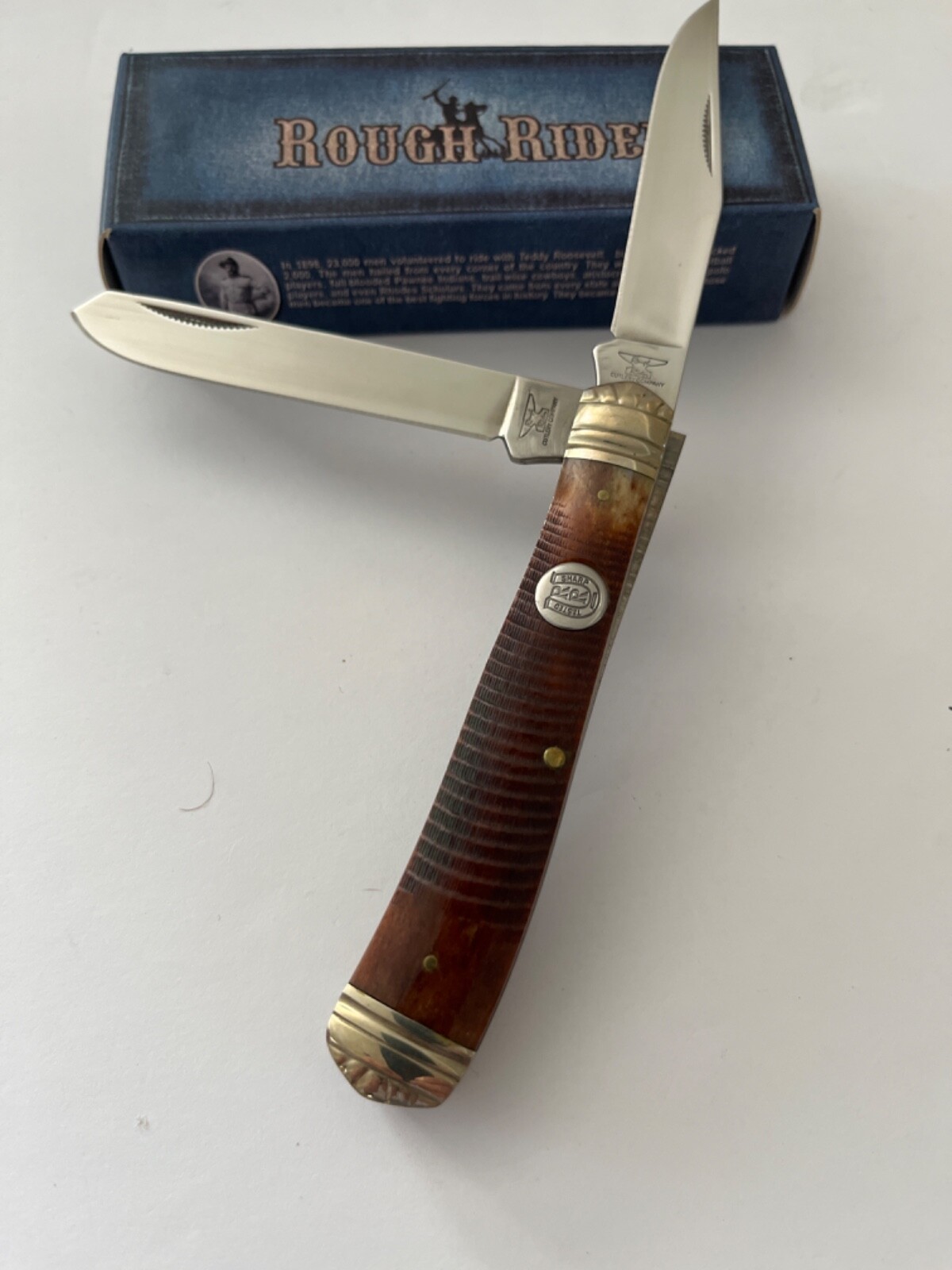 Rough Rider RR474 Sawcut Brown Bone Trapper 440 Stainless