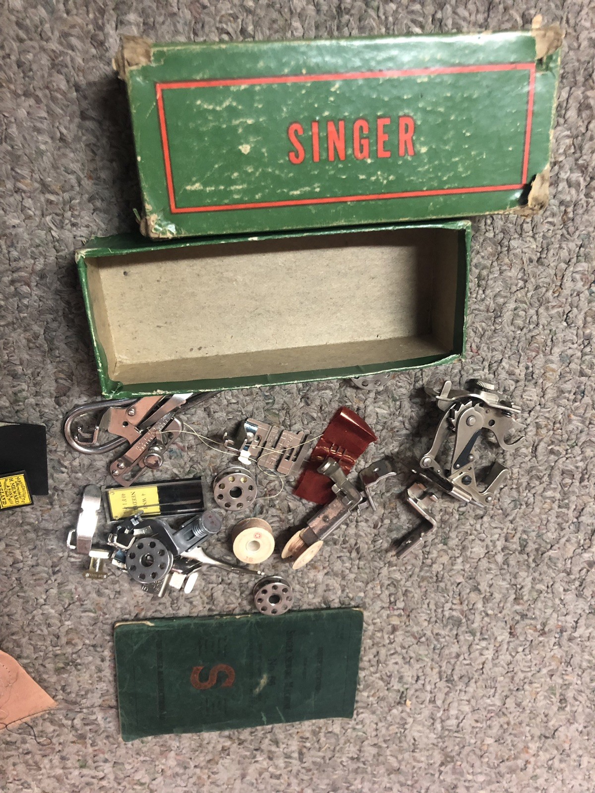 singer featherweight sewing machine