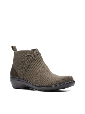 КОЛЛЕКЦИЯ CLARKS Женские зеленые слипоны на танкетке Sashlyn Toe 7,5 М