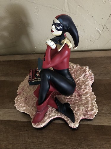 Harley Quinn Waitning For Mista J Statue By Mondo