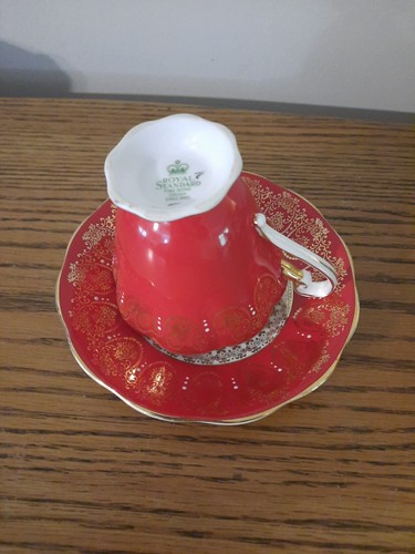 Royal Standard Bone China England Red Gold Gilt Tea Cup, Saucer & Dessert Plate