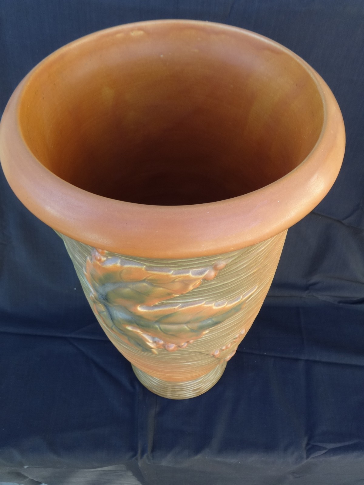 Roseville Pottery Brown Bushberry Umbrella Stand 779-20