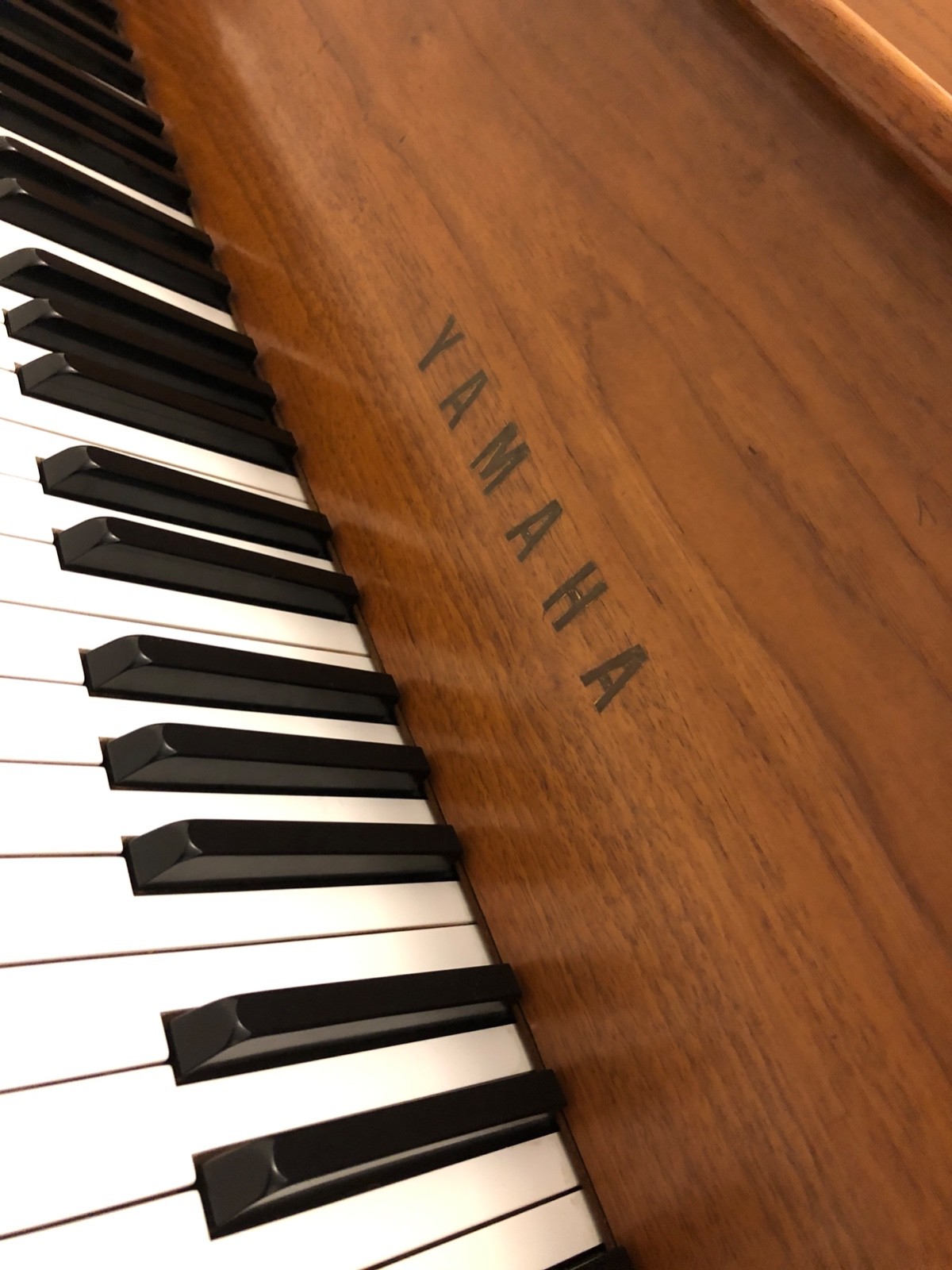 YAMAHA G1 Satin Walnut Baby Grand Piano 5'3