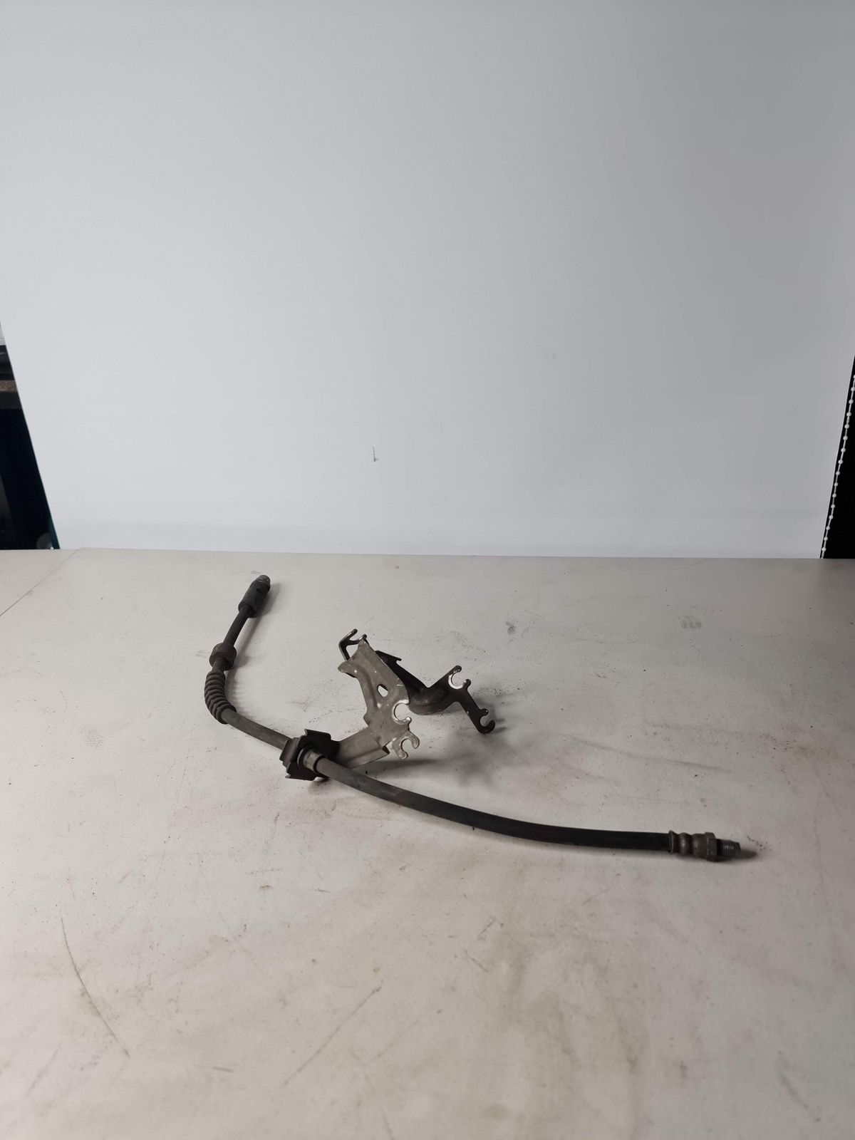 0 Bmw 2015-2020 34-30-2-284-734 34302284734 Holder Brake Hose Front Right 23 image 2