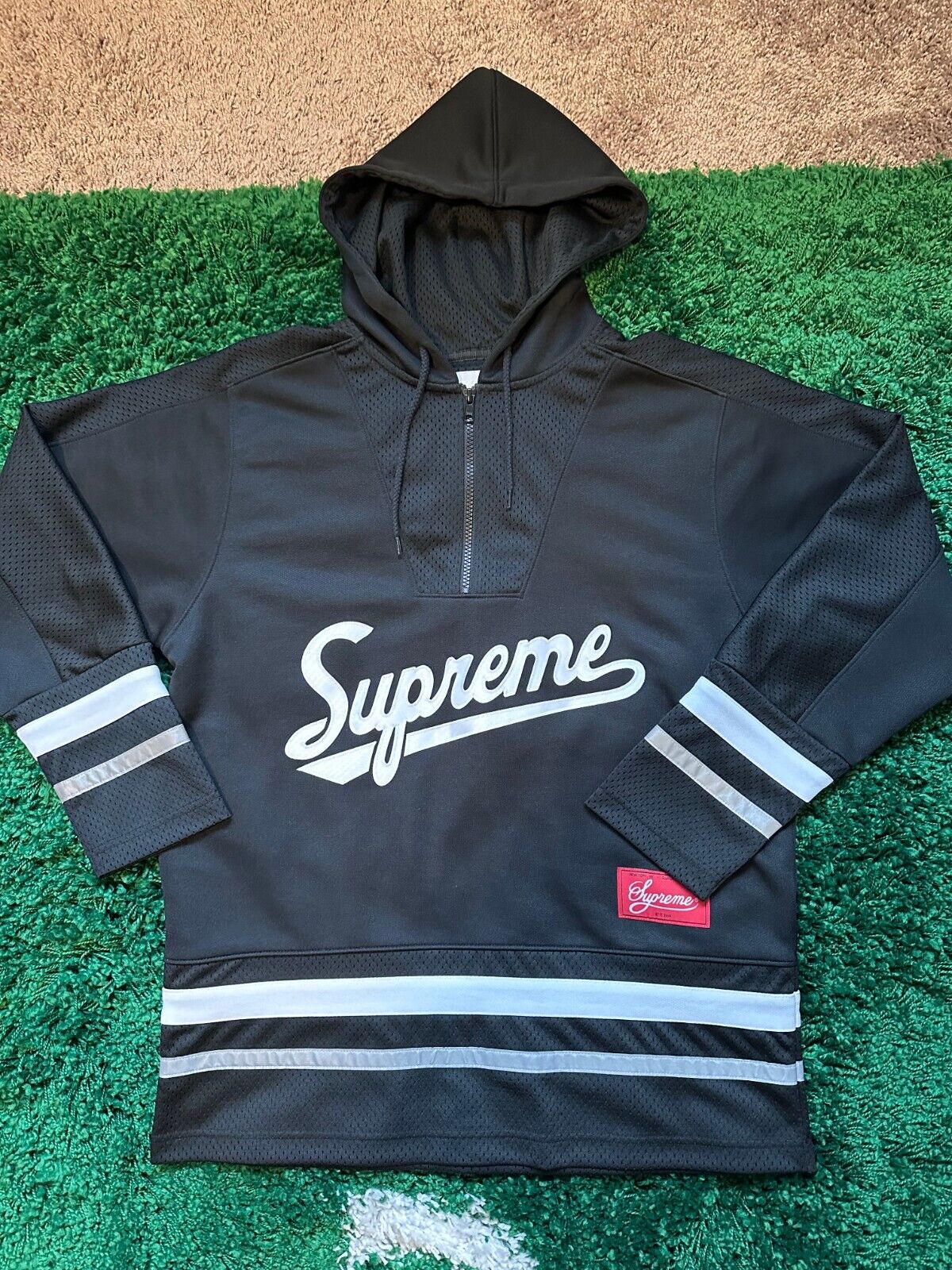 NEW Supreme FW16 Script Logo Hockey Jersey Hoodie - Black NEW Supreme FW16 Script Logo Hockey Jersey Hoodie - Black