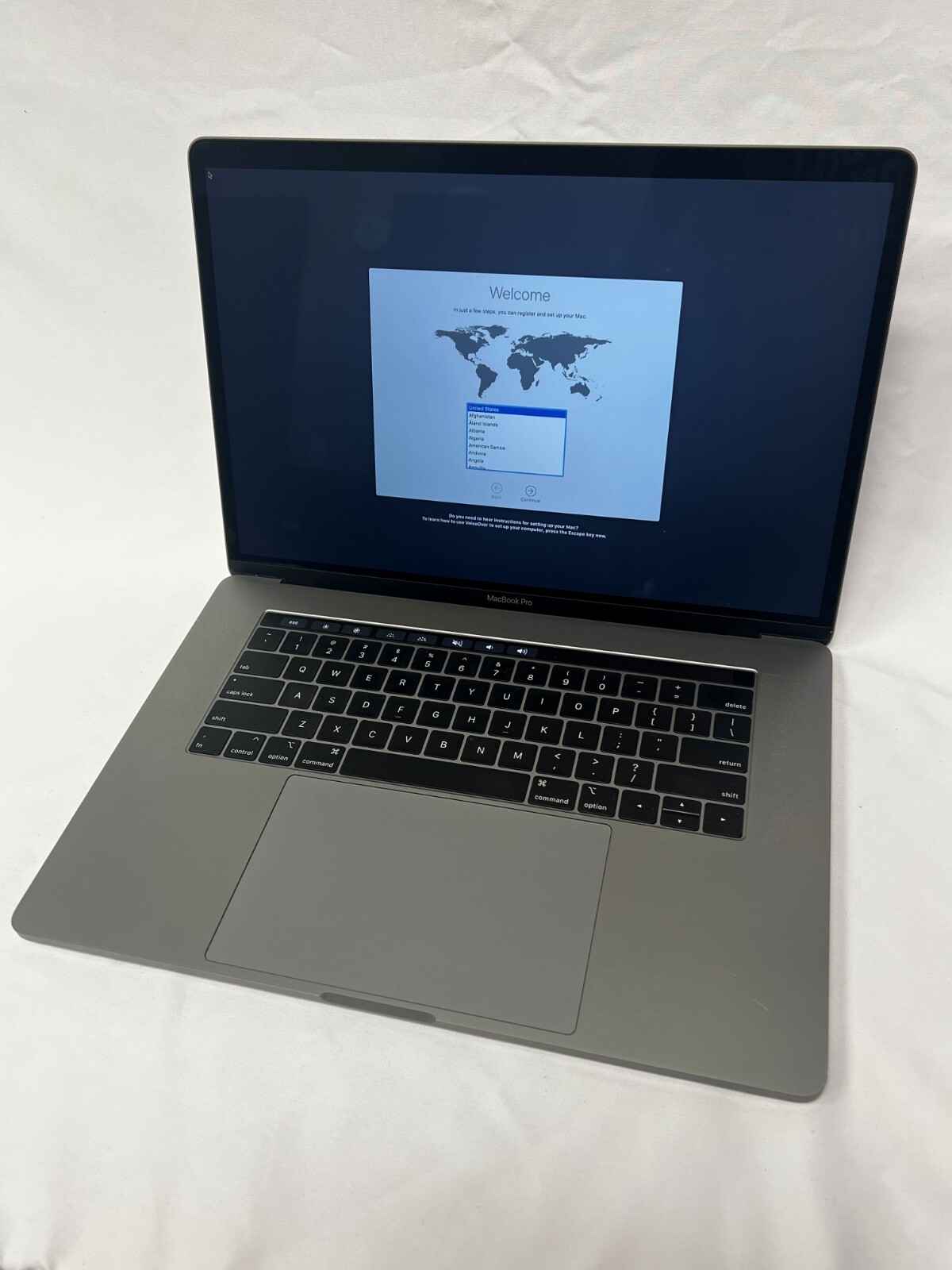 Apple Macbook Pro A1990 | i9-9980HK @ 2.4GHz | 32GB | 4TB