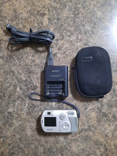 Sony Cyber Shot Digital Camera 3.2 Mega Pixels MPEG Movie VX Sony Cyber Shot Digital Camera 3.2 Mega Pixels MPEG Movie VX