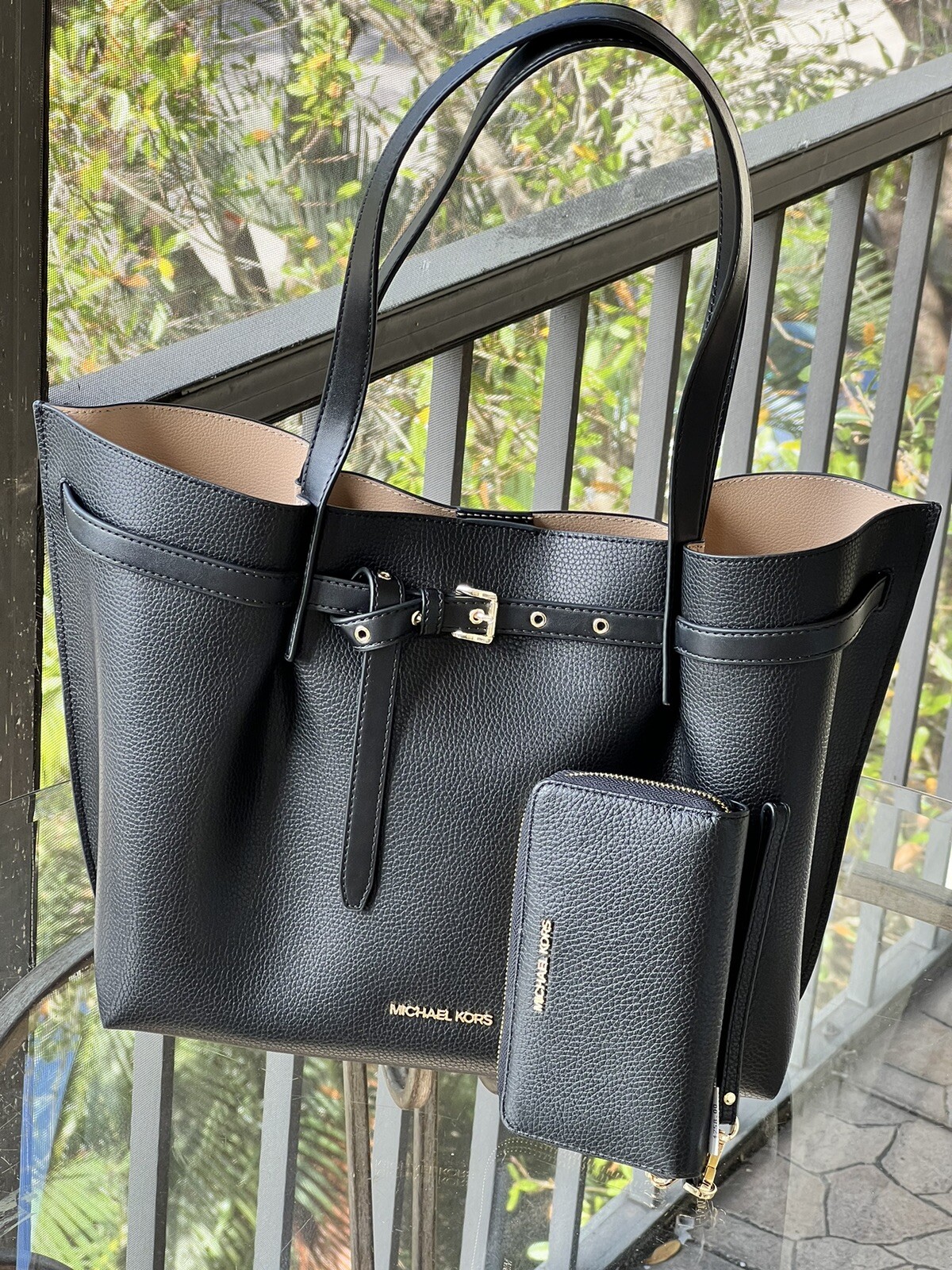 MIchael Kors LG Shoulder Tote Satchel Purse Handbag Black Leather+