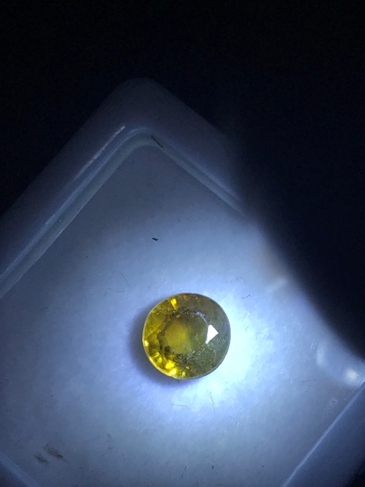 1.00 ct Natural Loose Mad. Green Sphene Titanate Rainbow Flash Round Gemstone