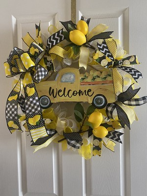 Welcome Lemon Truck Wreath With Lemons