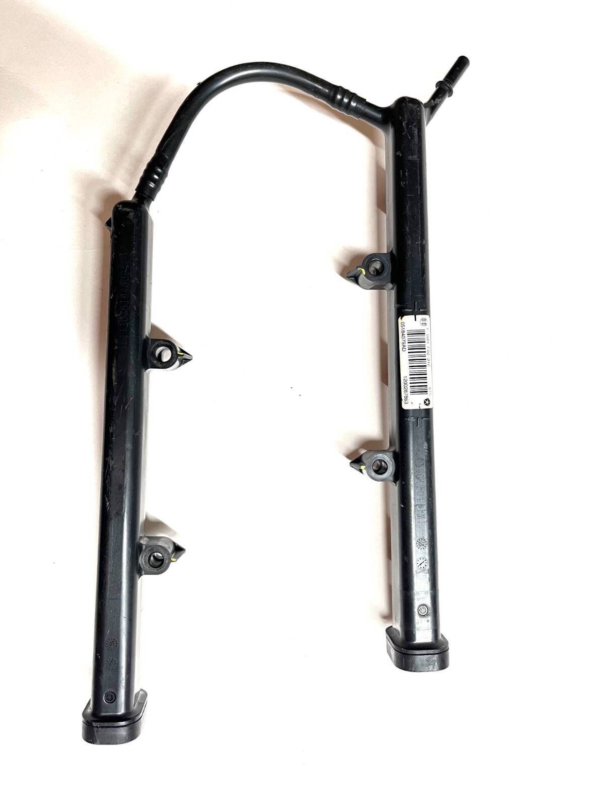 Motor Man | 05184079AD F00HF00312 OE Fuel Injector Rail for